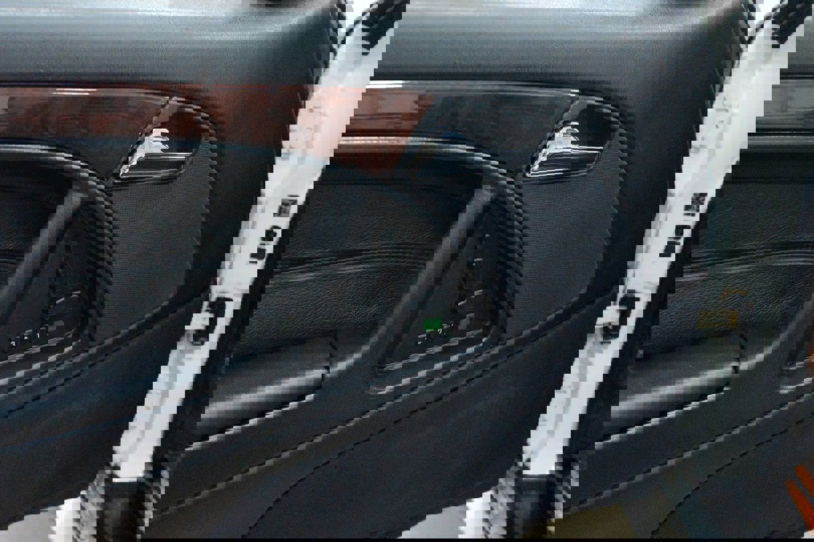 Used 1997 Mercedes-Benz SL 500 image 14