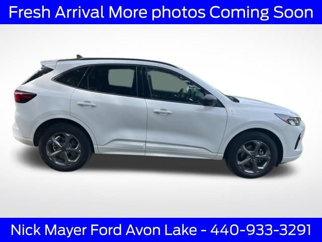 Used 2023 Ford Escape ST-Line w/ Tech Pack #1 AWD/4WD image 8