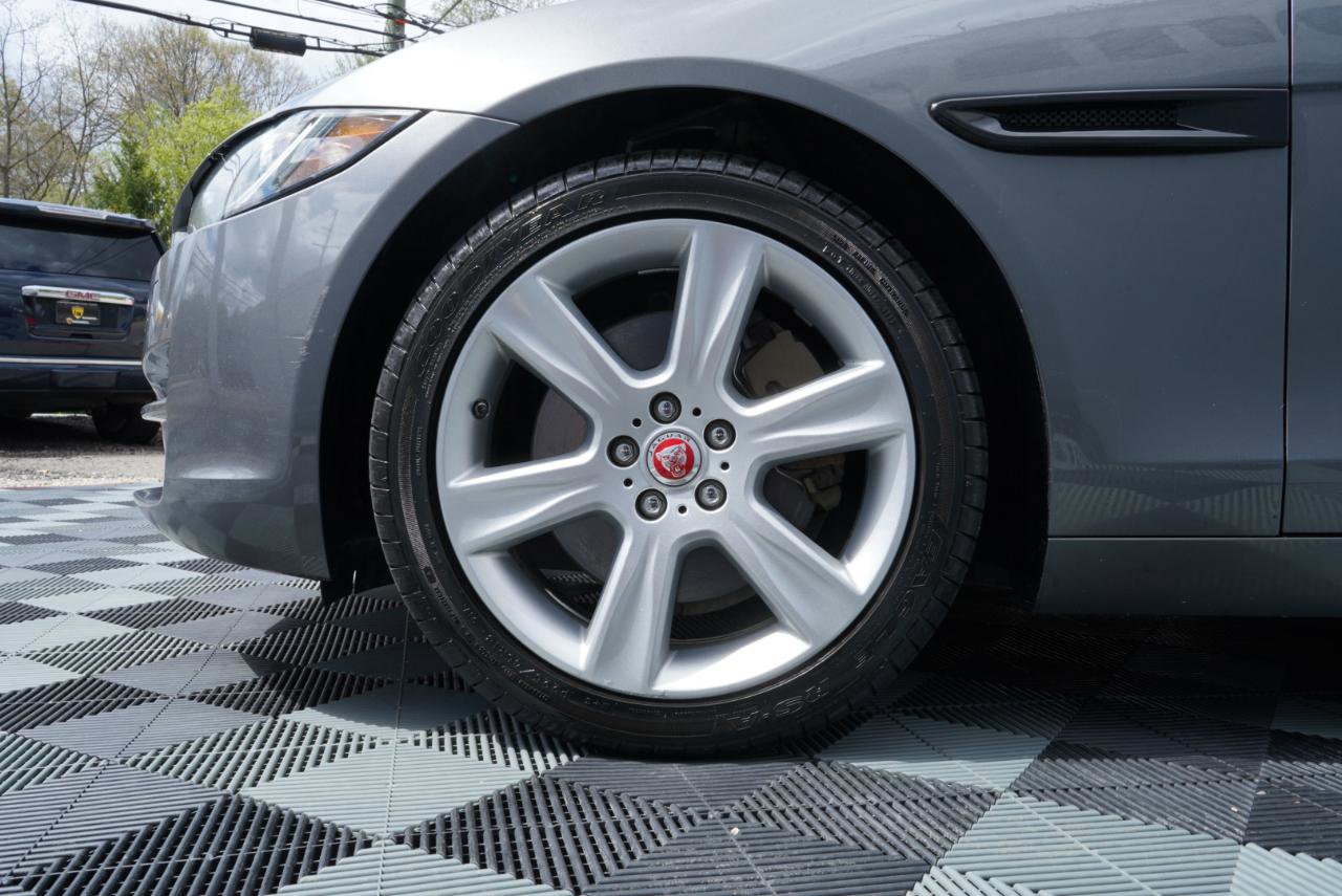 Used 2018 Jaguar XE Prestige AWD/4WD image 81