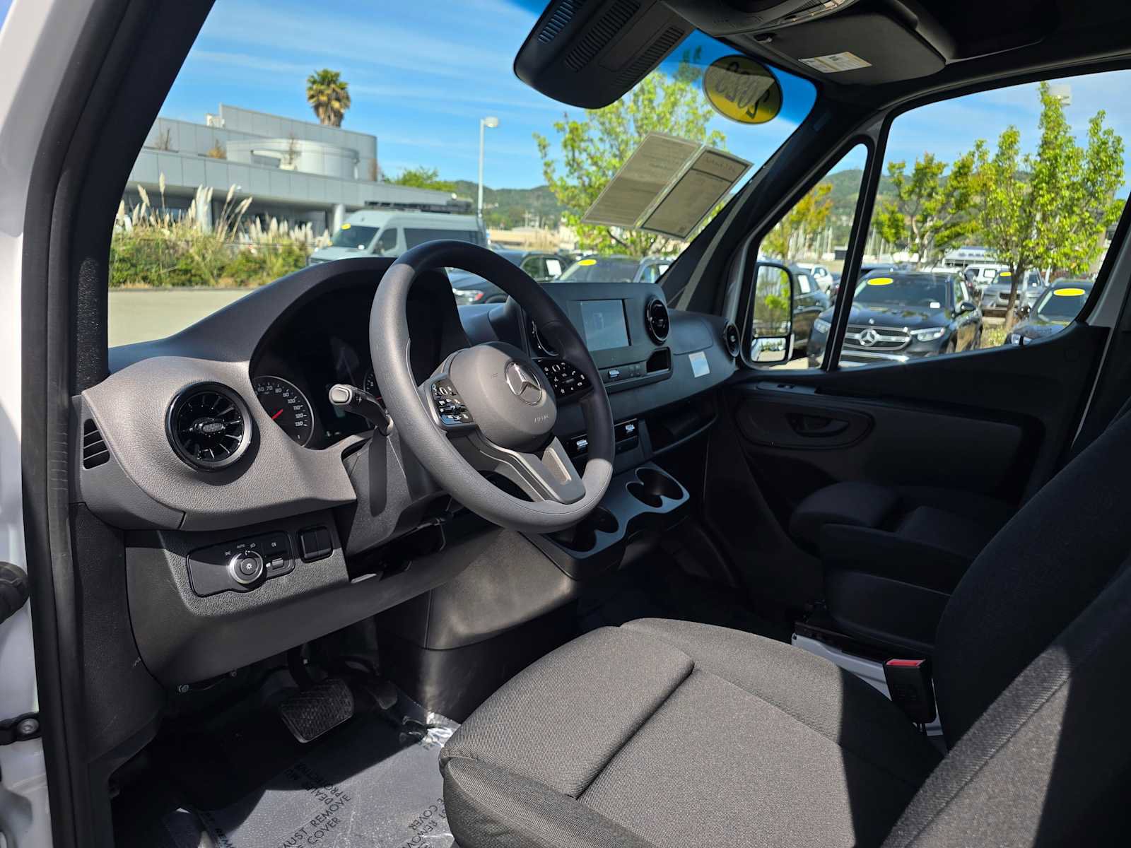 Used 2023 Mercedes-Benz Sprinter 1500 image 34