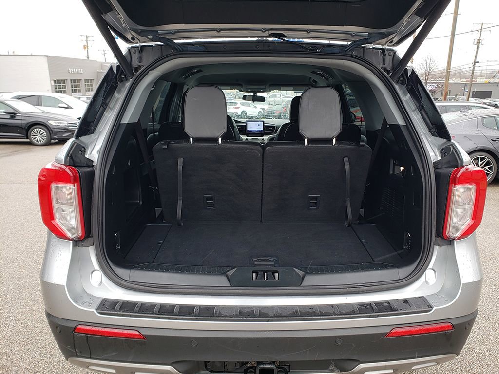 Certified 2022 Ford Explorer XLT w/ Equipment Group 202A image 16
