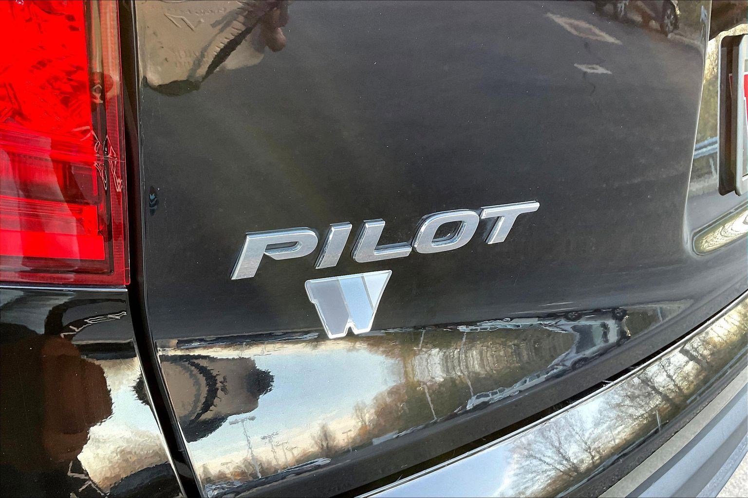 Used 2017 Honda Pilot Elite image 24