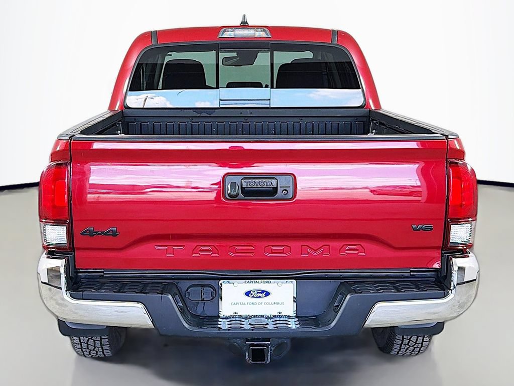 Used 2022 Toyota Tacoma SR5 AWD/4WD image 11