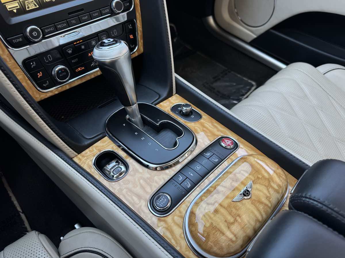 Used 2016 Bentley Flying Spur W12 image 17