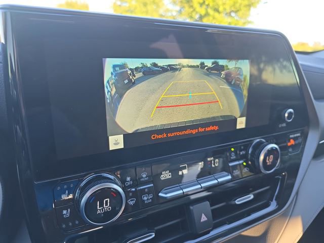 Used 2023 Toyota Highlander Limited image 24
