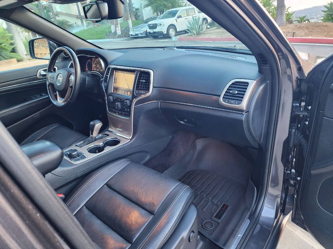 Used 2016 Jeep Grand Cherokee Limited w/ Luxury Group II AWD/4WD image 14