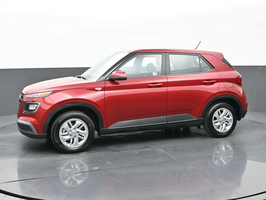 Certified 2025 Hyundai Venue SE image 7