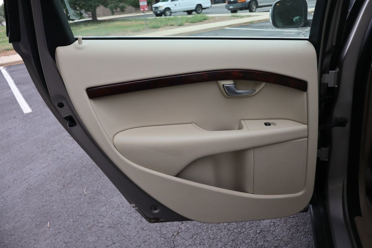 Used 2011 Volvo XC70 T6 image 24