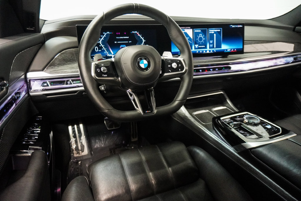 Used 2023 BMW 760i xDrive w/ Executive Package AWD/4WD image 15
