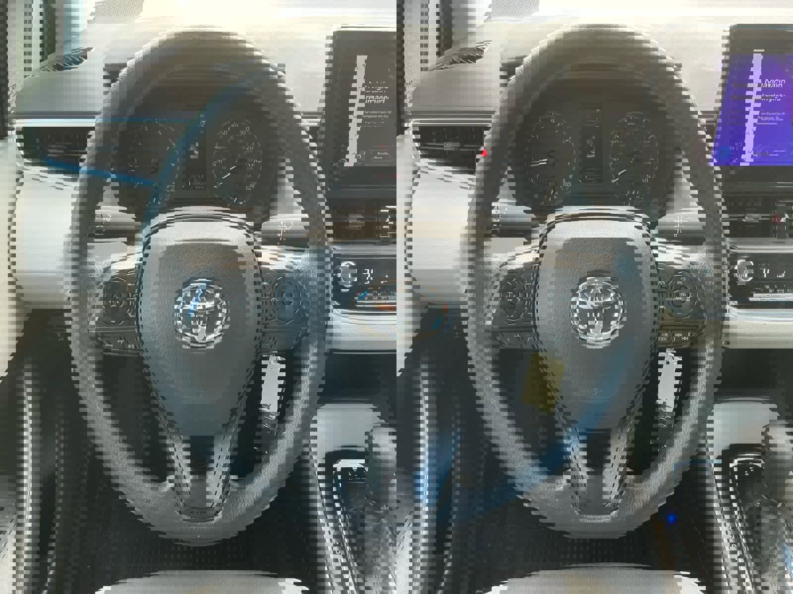 Used 2023 Toyota Corolla LE image 14