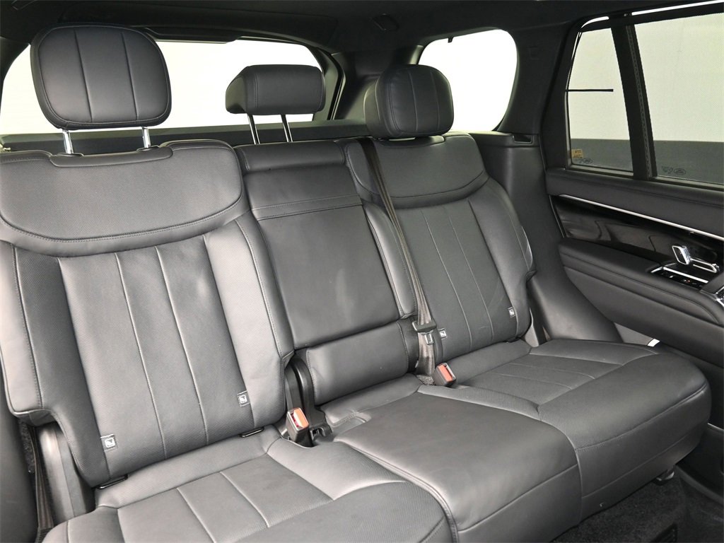 Used 2023 Land Rover Range Rover SE image 12