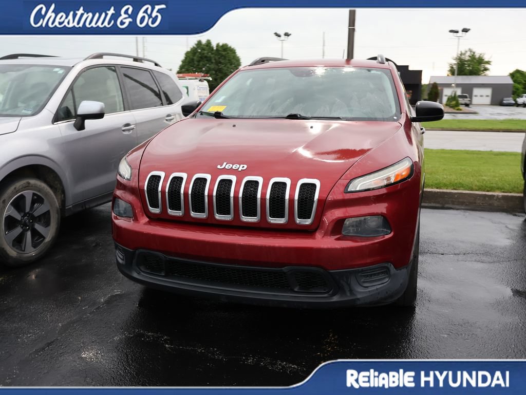 Used 2016 Jeep Cherokee Sport FWD image 8