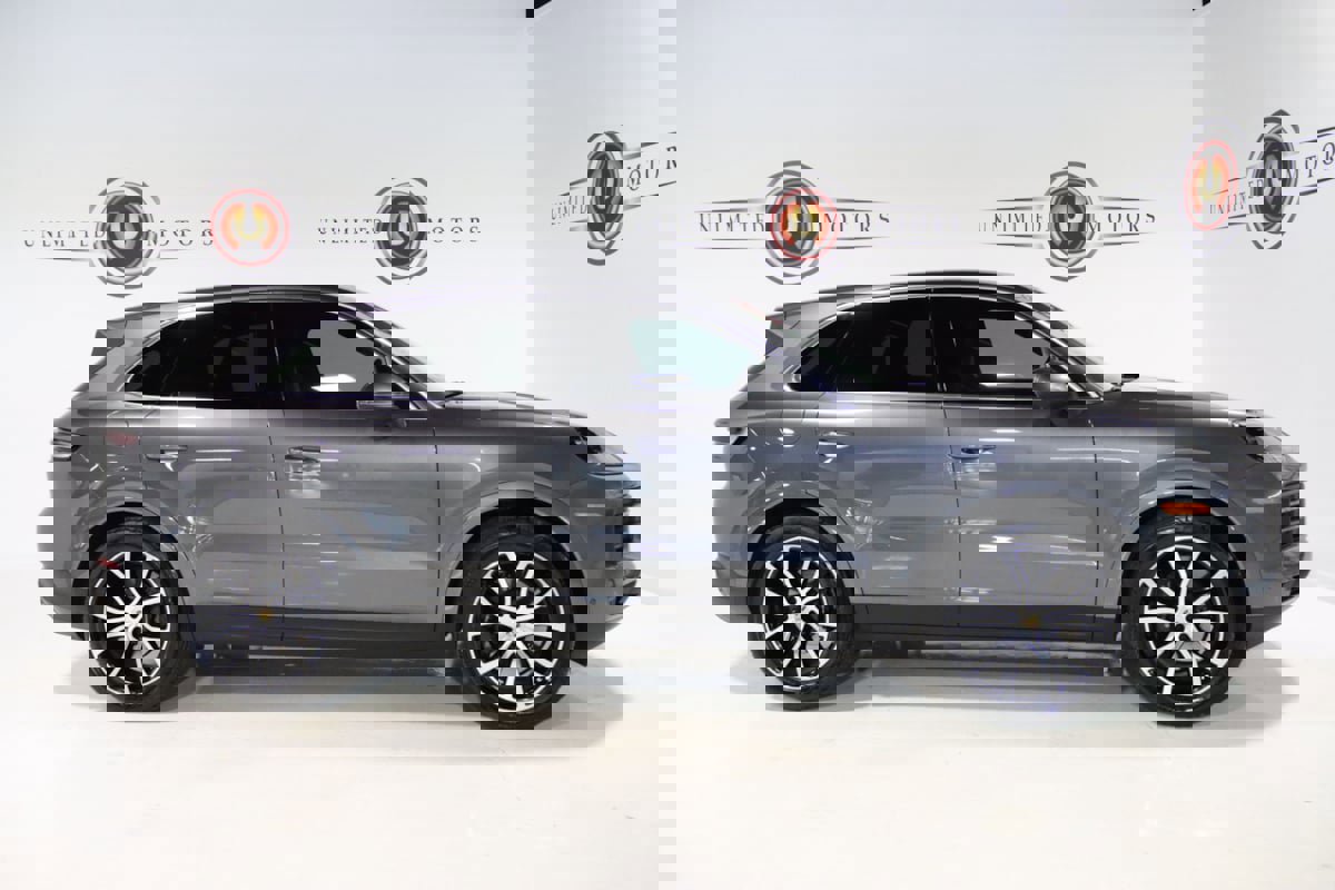 Used 2024 Porsche Cayenne image 39