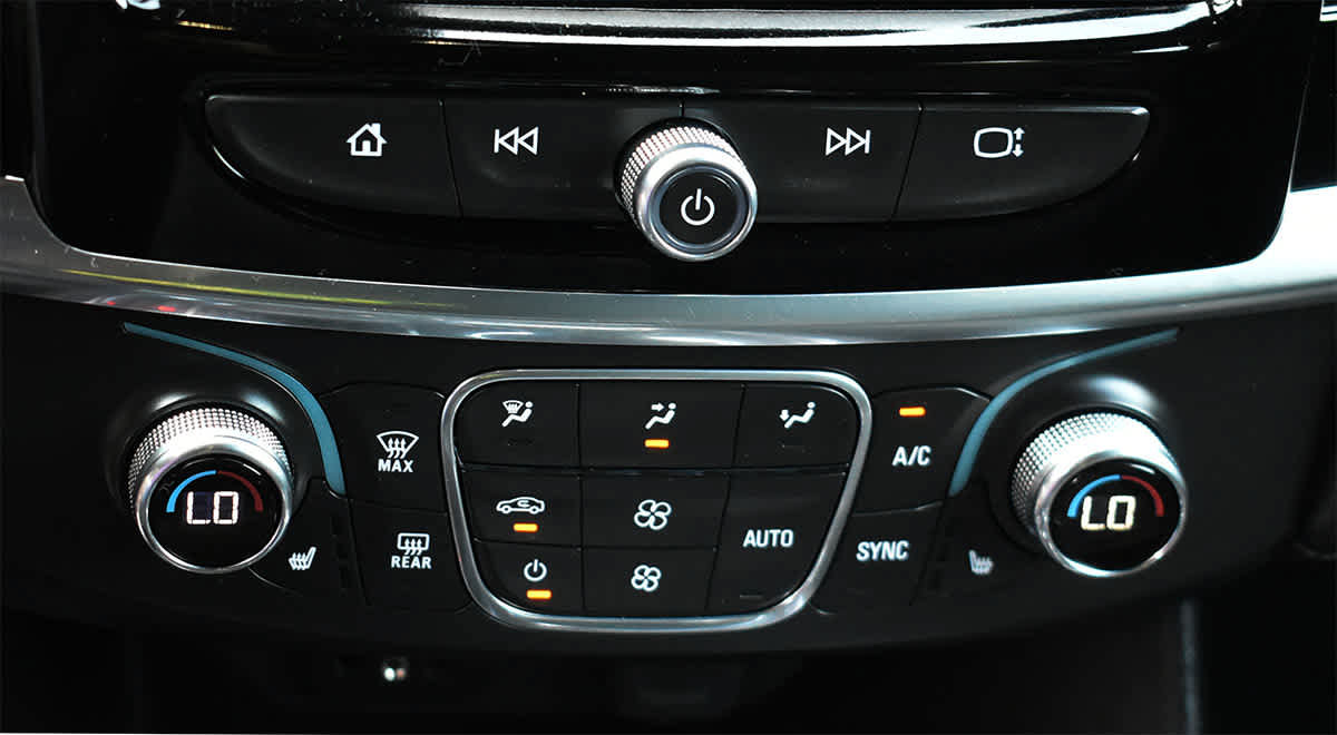 Used 2023 Chevrolet Traverse LT AWD/4WD image 20