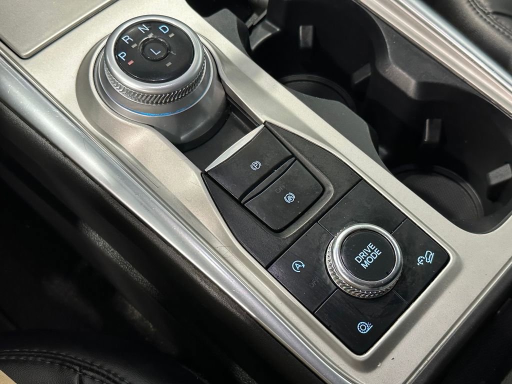 Used 2023 Ford Explorer XLT w/ Equipment Group 202A image 23