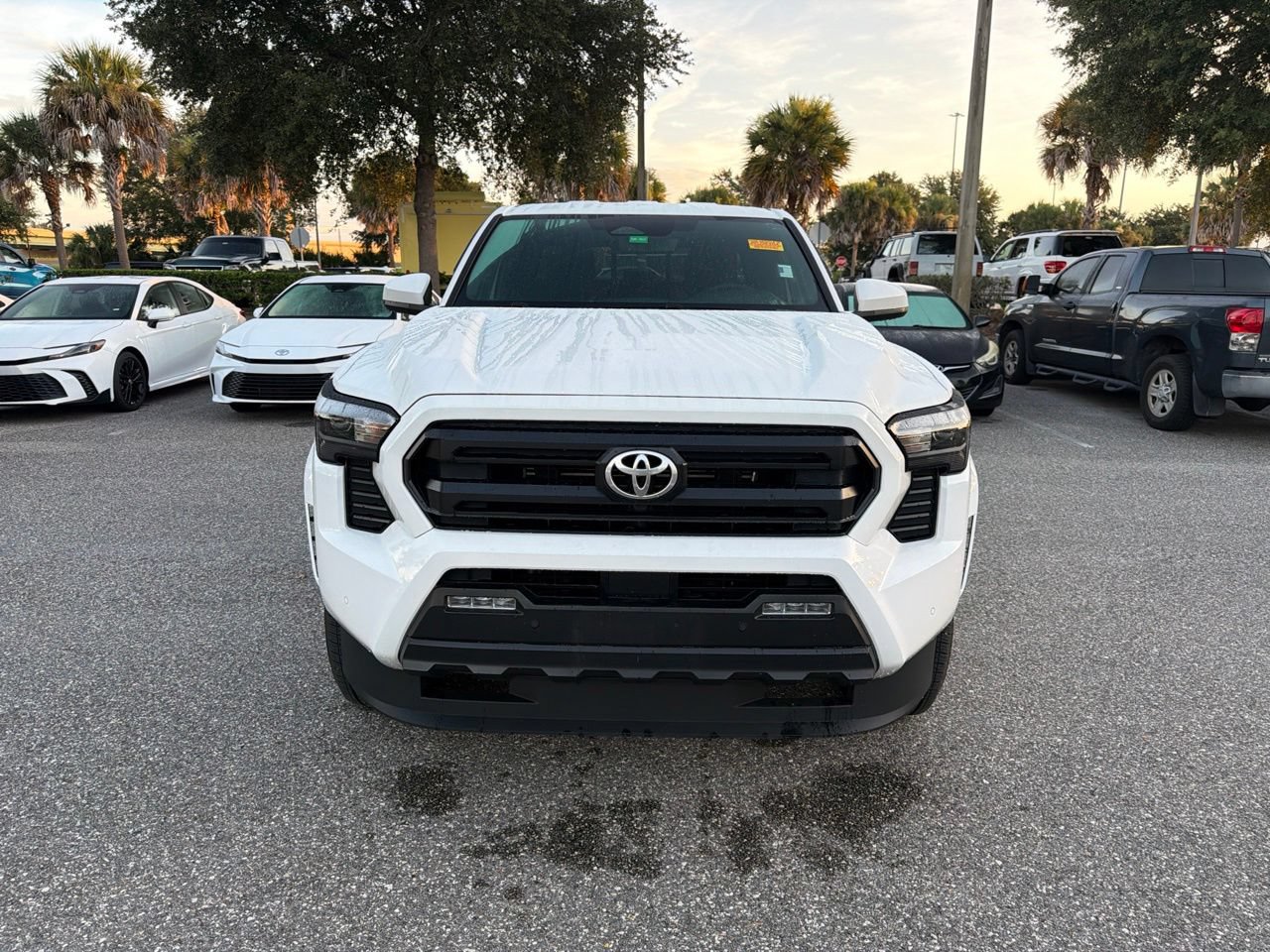Used 2024 Toyota Tacoma SR5 w/ SR5 Upgrade Package AWD/4WD image 5