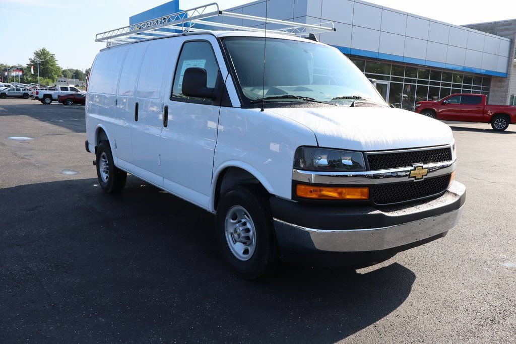 New 2025 Chevrolet Express 2500 w/ Driver Convenience Package RWD image 28
