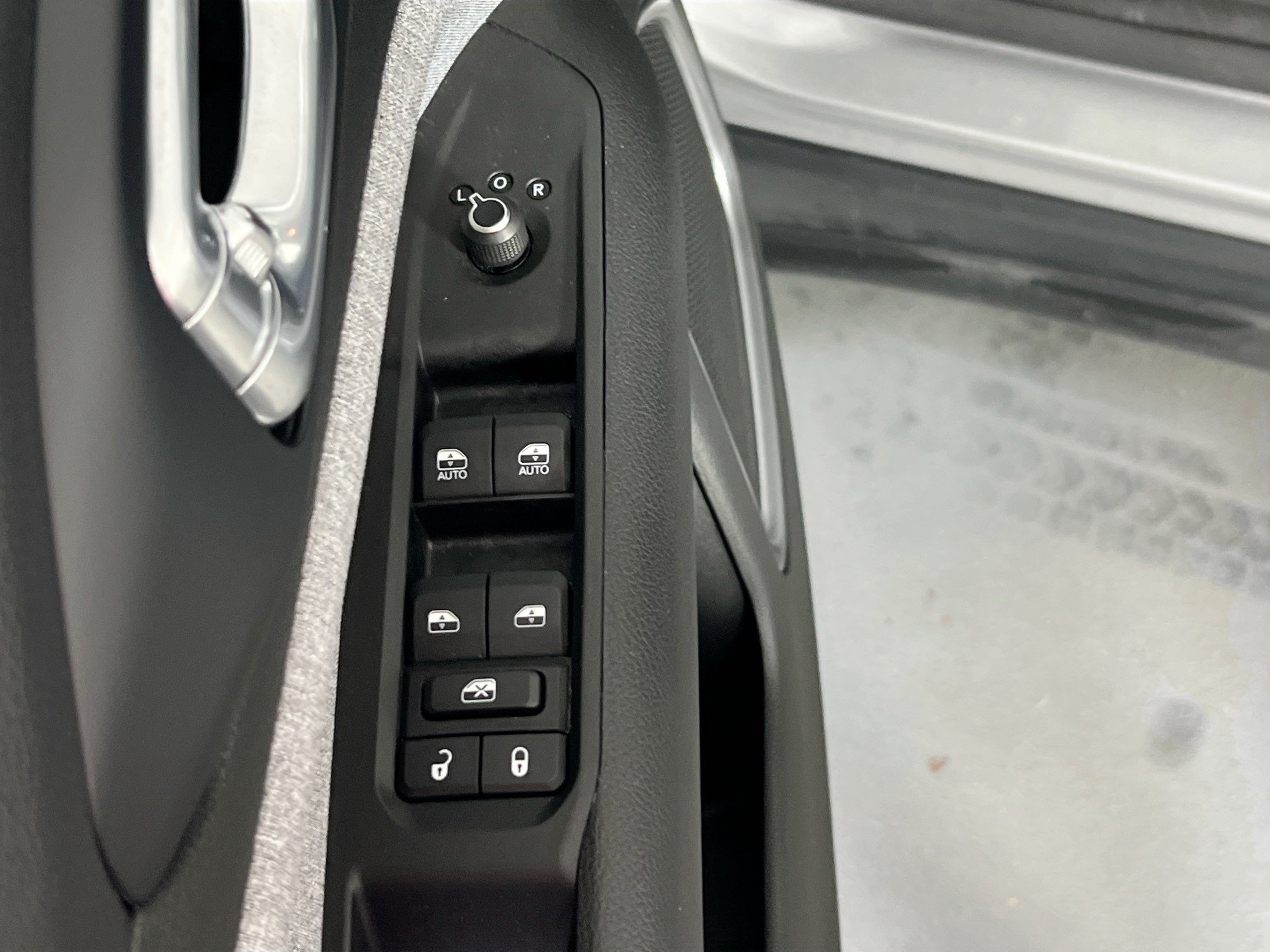 Used 2022 Jeep Compass Latitude w/ Convenience Group AWD/4WD image 17