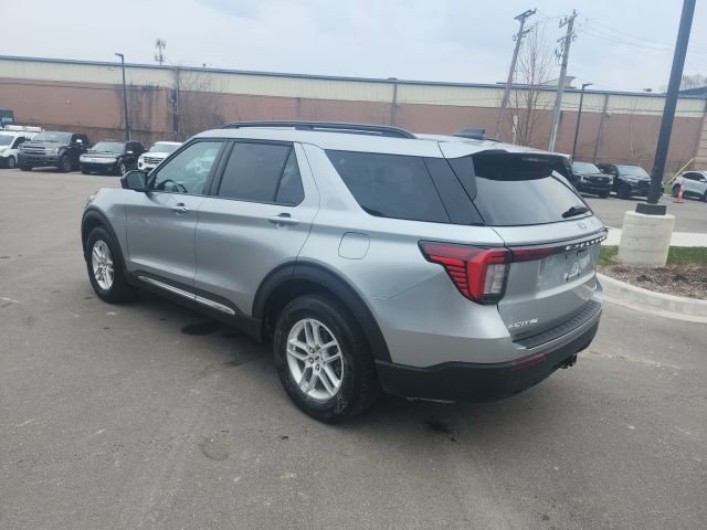 Used 2025 Ford Explorer Active image 7
