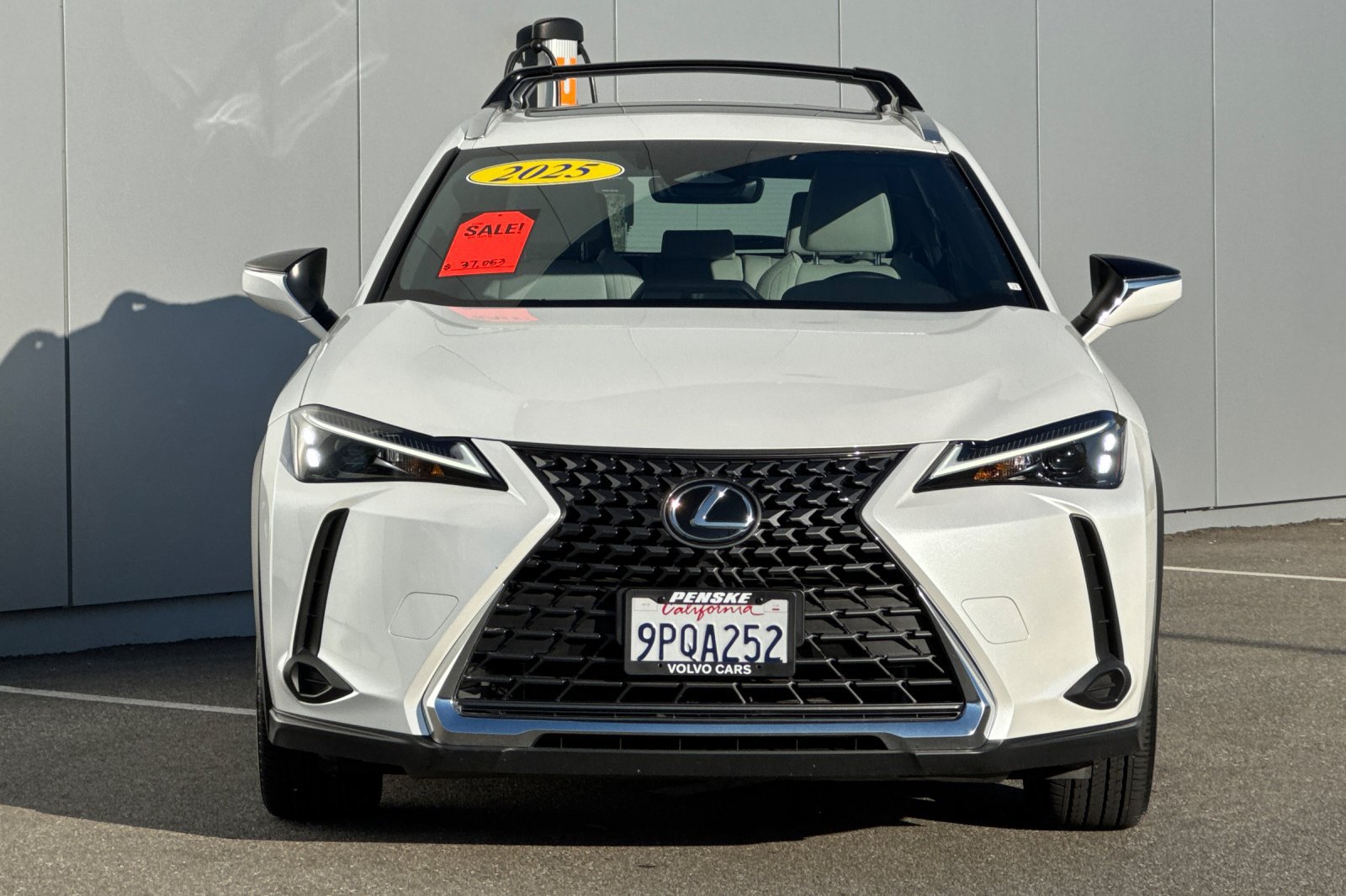 Used 2025 Lexus UX 300h FWD w/ Accessory Package (Z2) image 8