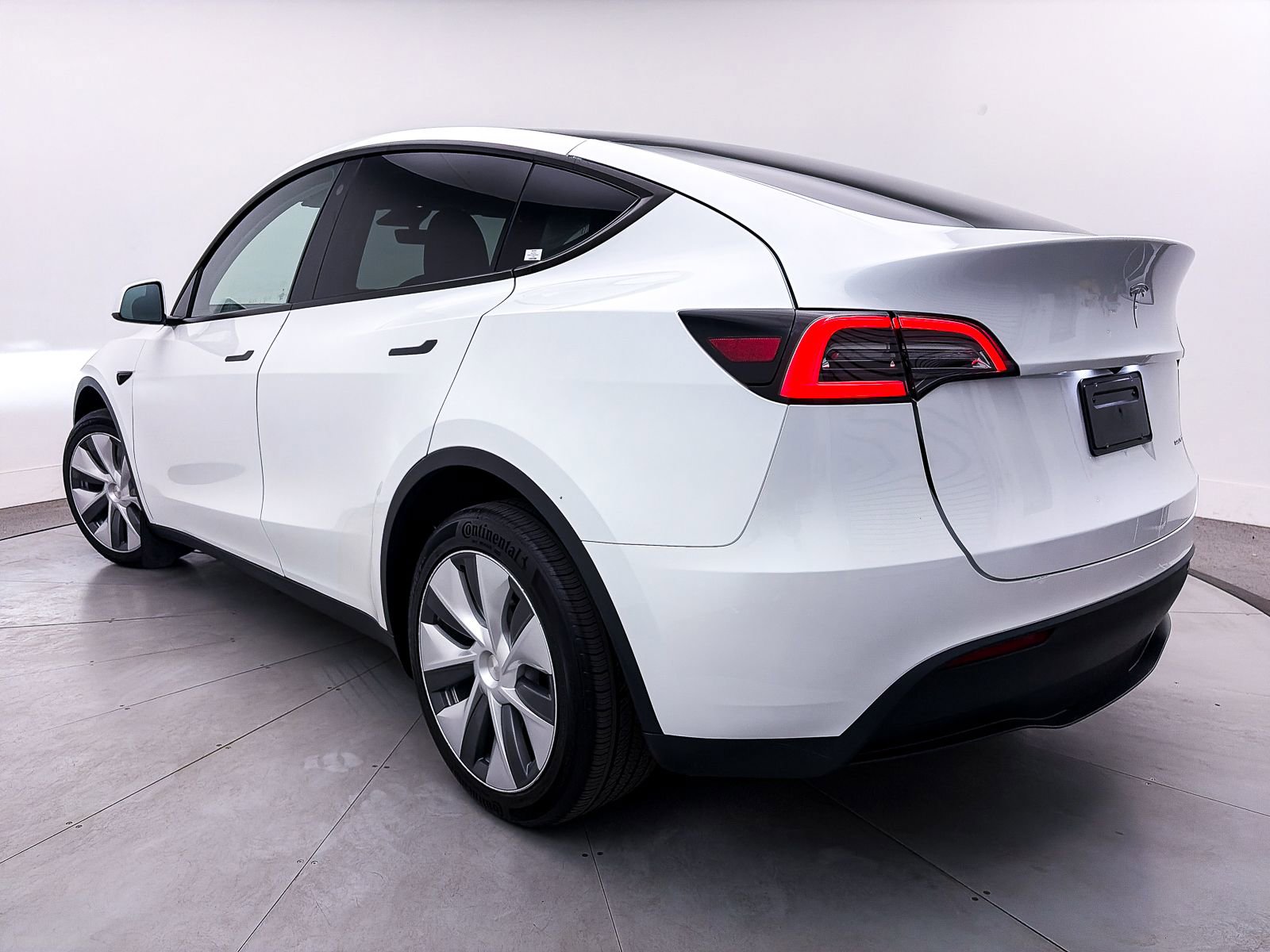 Used 2023 Tesla Model Y Long Range image 13