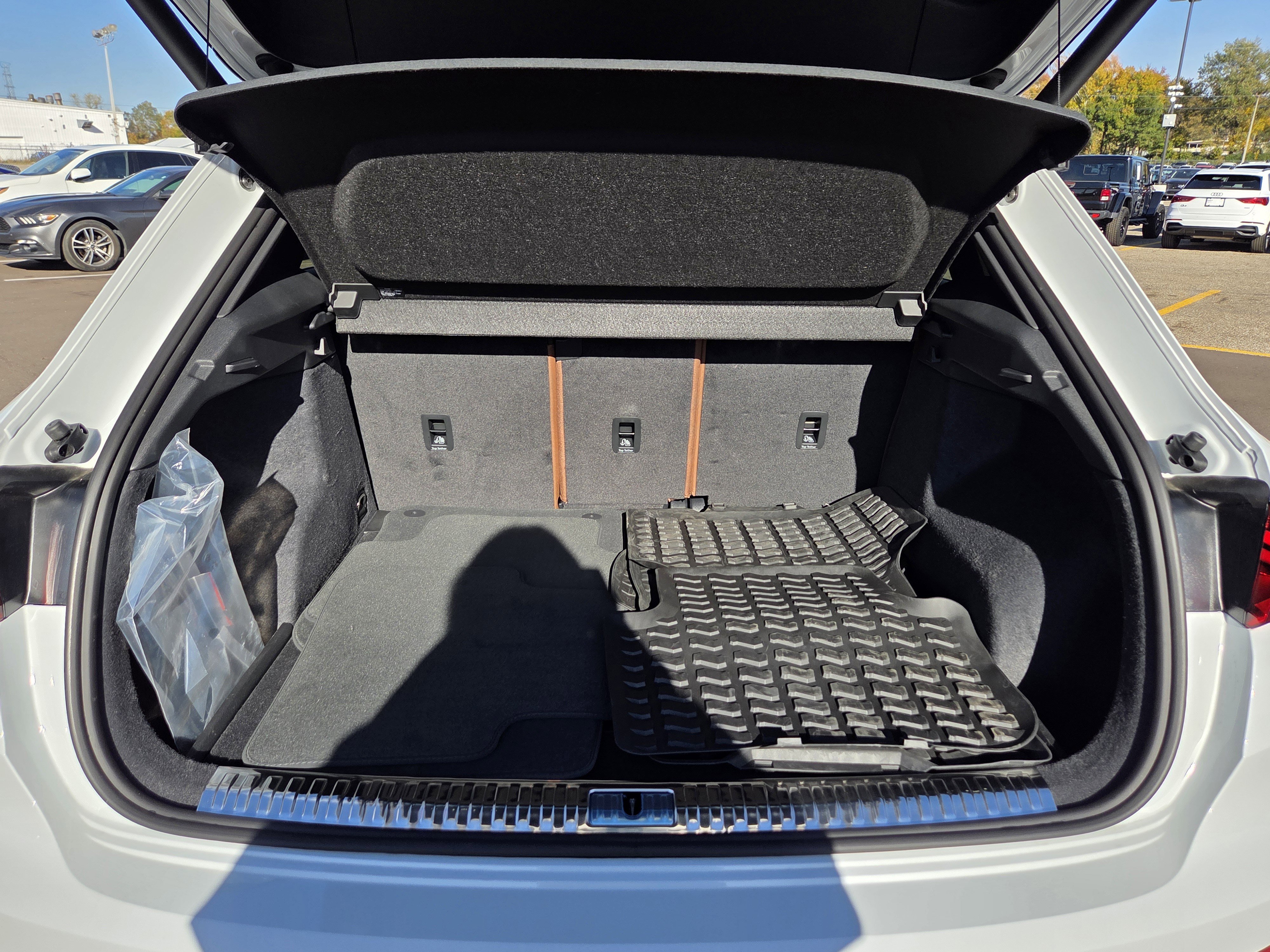 Certified 2025 Audi Q3 2.0T Premium w/ Convenience Package image 8