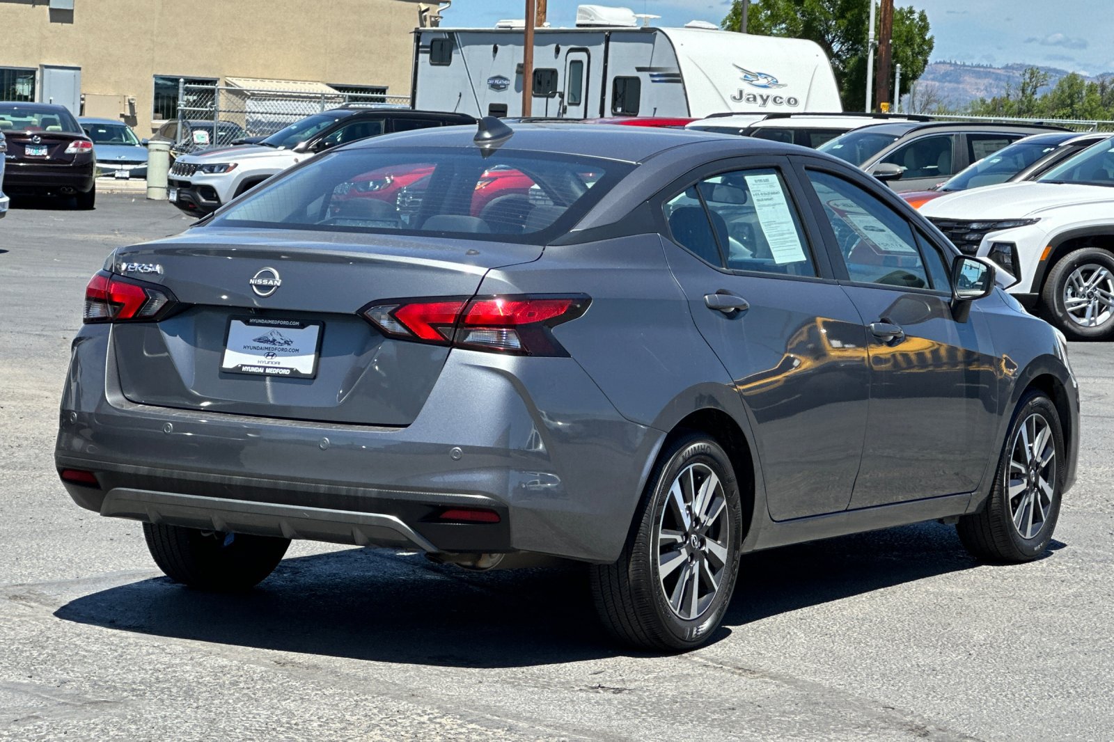Used 2025 Nissan Versa SV FWD image 4