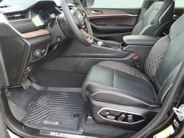 Used 2025 Jeep Grand Cherokee L Summit w/ Obsidian Package image 17