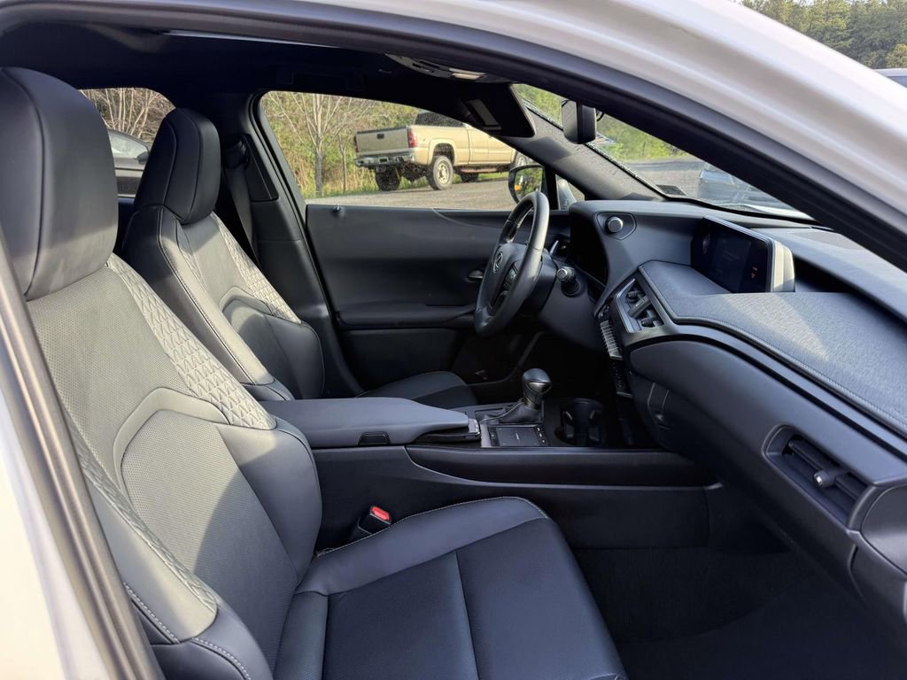 Used 2022 Lexus UX 250h w/ Premium Package image 14