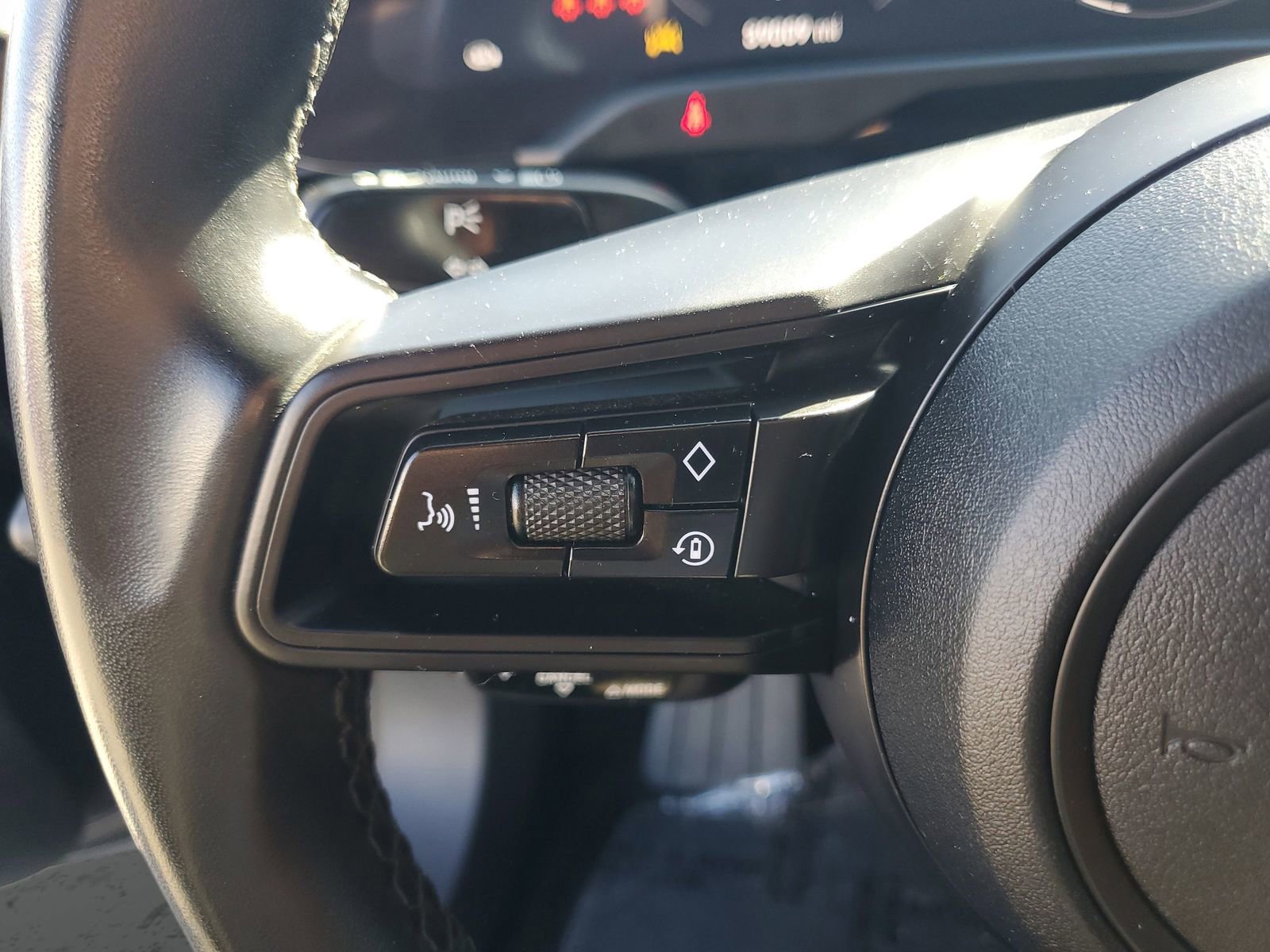 Used 2022 Porsche Taycan image 25