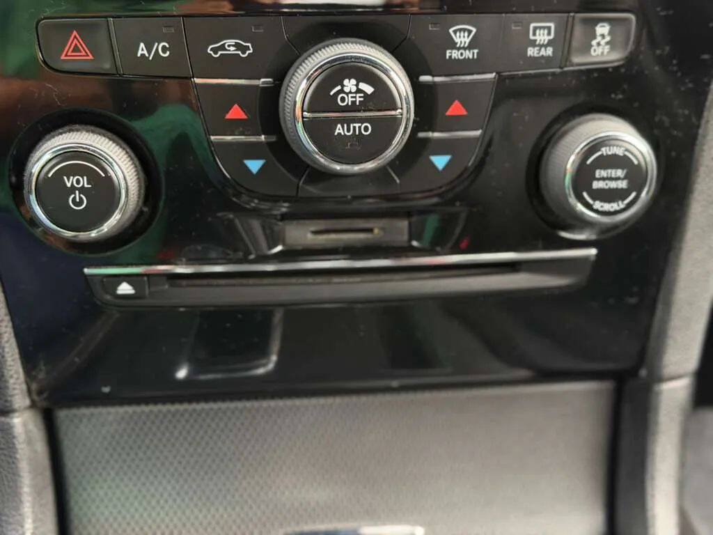 Used 2014 Chrysler 300 S AWD/4WD image 15