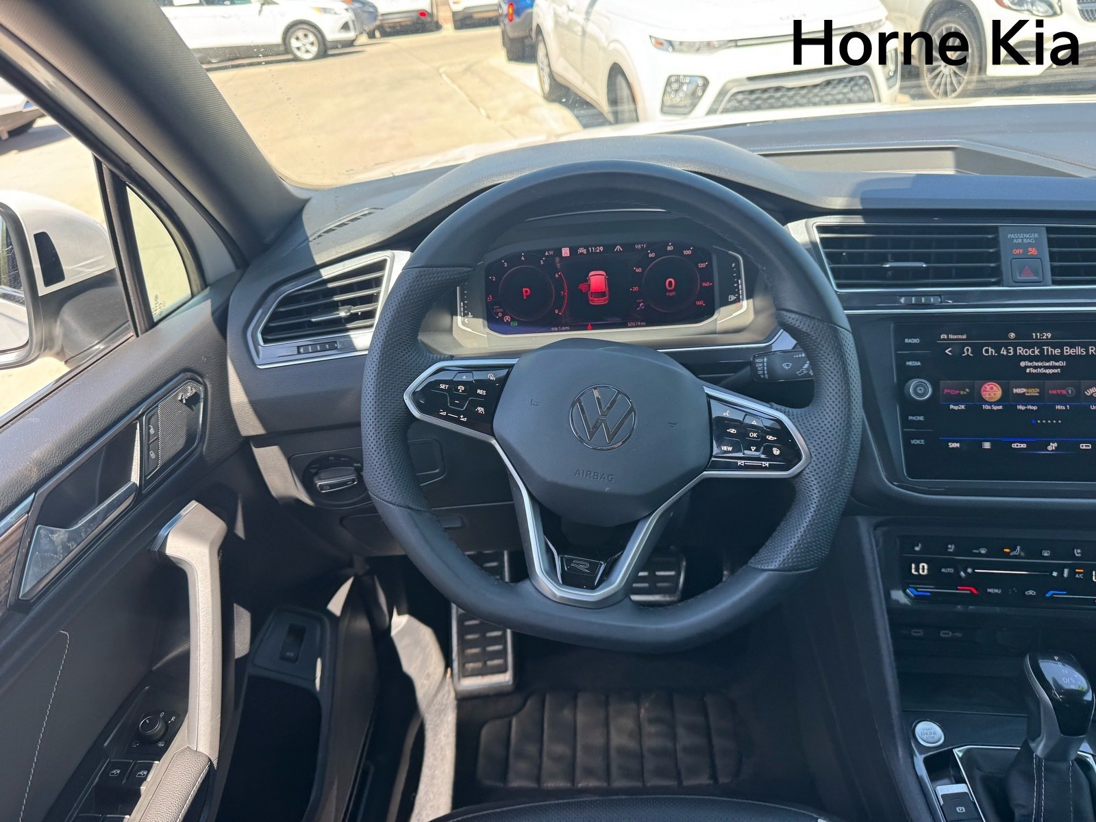 Used 2022 Volkswagen Tiguan SEL R-Line AWD/4WD image 16
