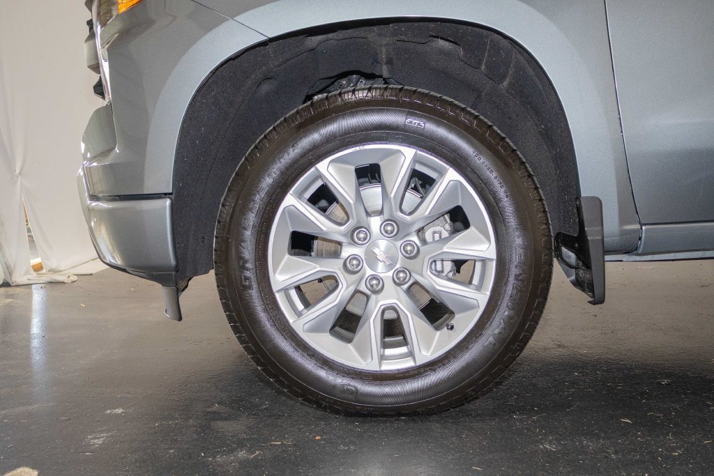 Used 2025 Chevrolet Silverado 1500 Custom AWD/4WD image 9