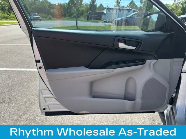 Used 2013 Toyota Camry LE FWD image 12