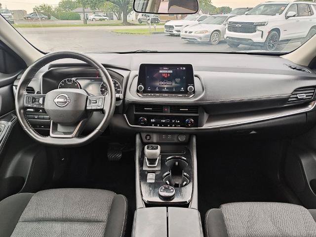 Certified 2025 Nissan Rogue SV AWD/4WD image 15