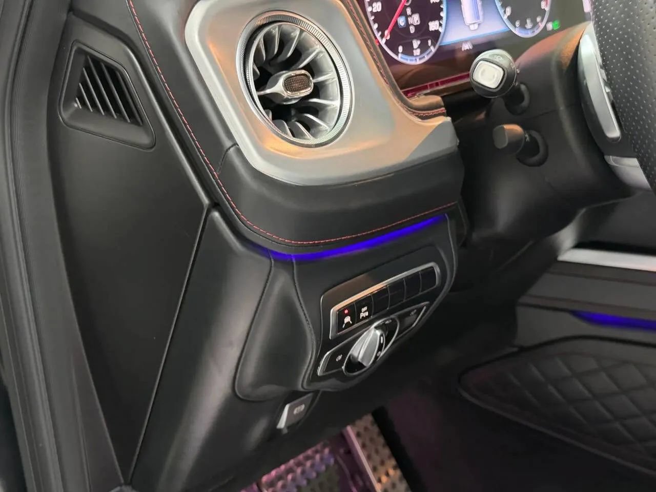 Used 2021 Mercedes-Benz G 550 image 27