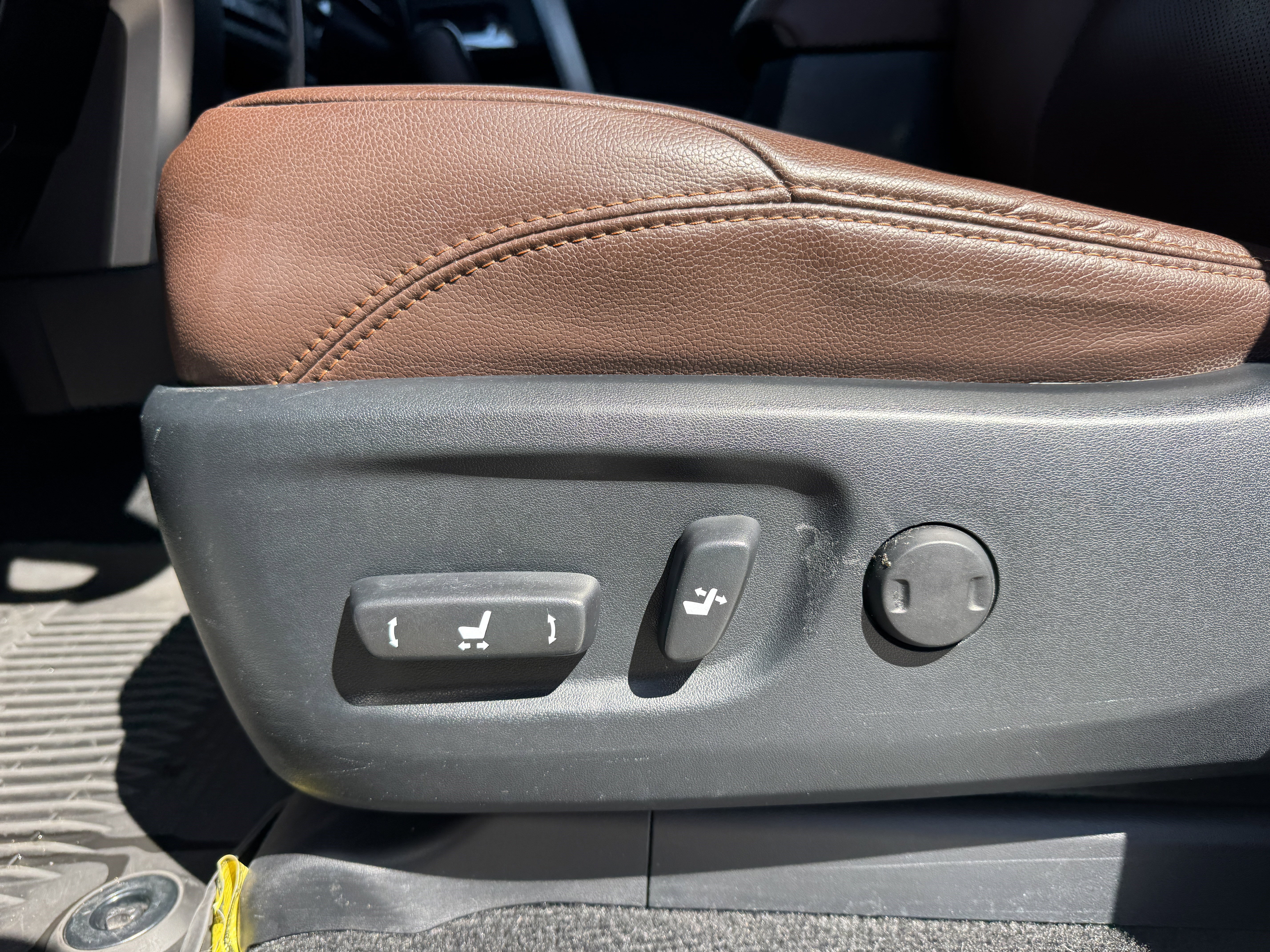 Used 2023 Toyota 4Runner Limited image 12