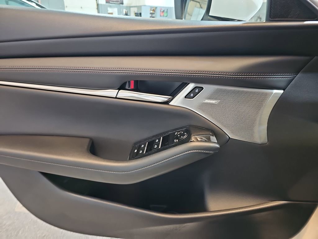 New 2026 MAZDA MAZDA3 2.5 S Hatchback w/ Premium Pkg image 21