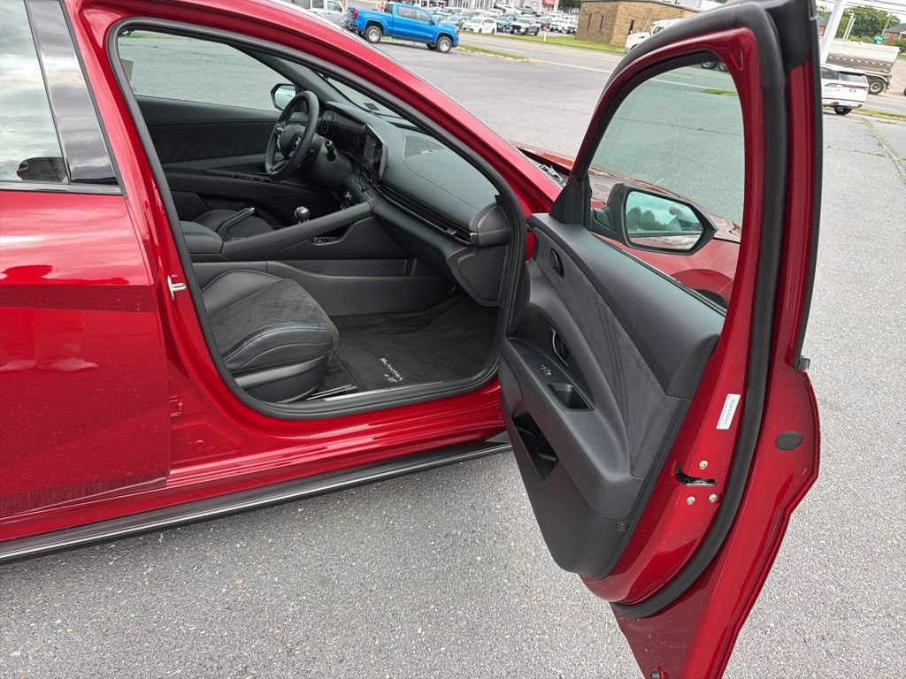 Used 2025 Hyundai Elantra N FWD image 21