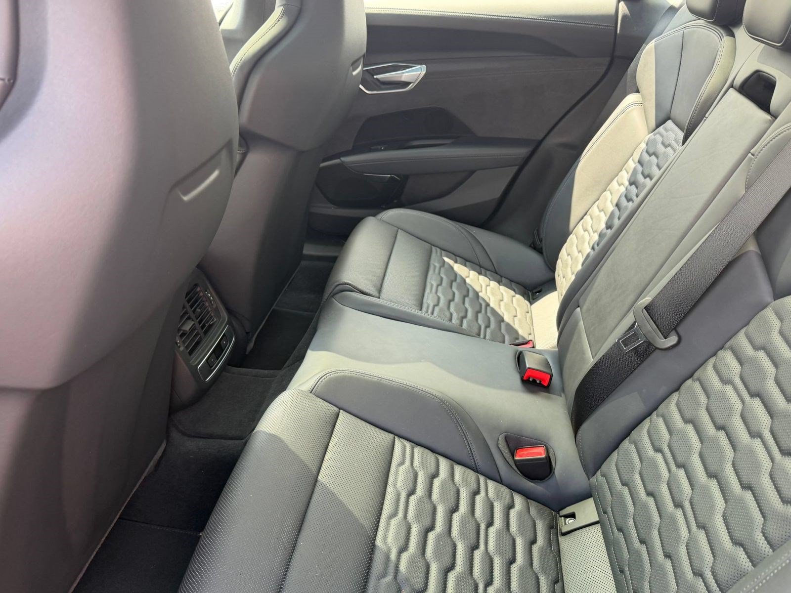 Certified 2023 Audi e-tron GT Premium Plus AWD/4WD image 21