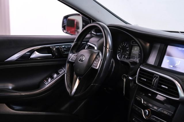 Used 2018 INFINITI QX30 Premium w/ Cargo Package image 17