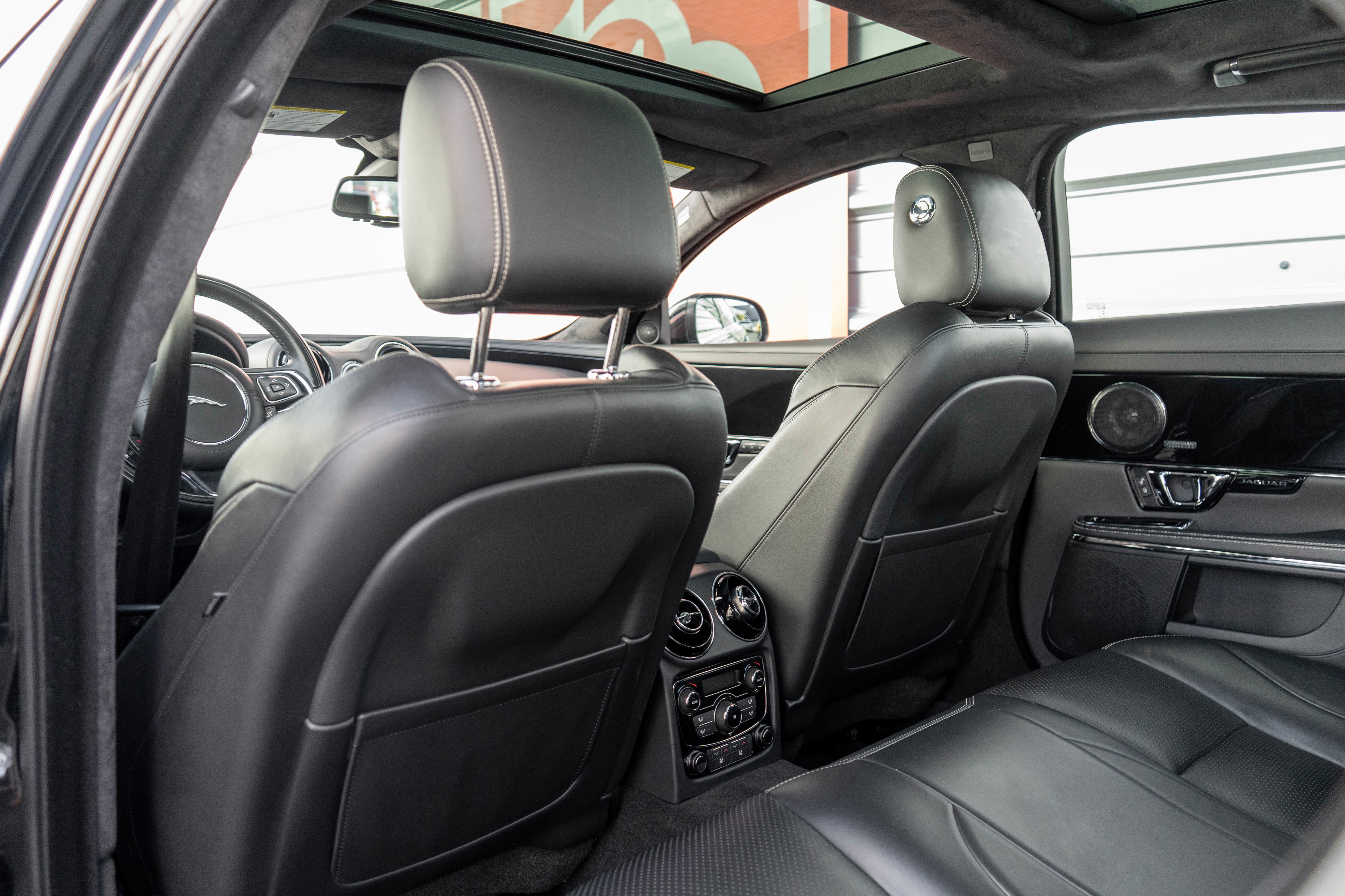 Used 2015 Jaguar XJ image 34