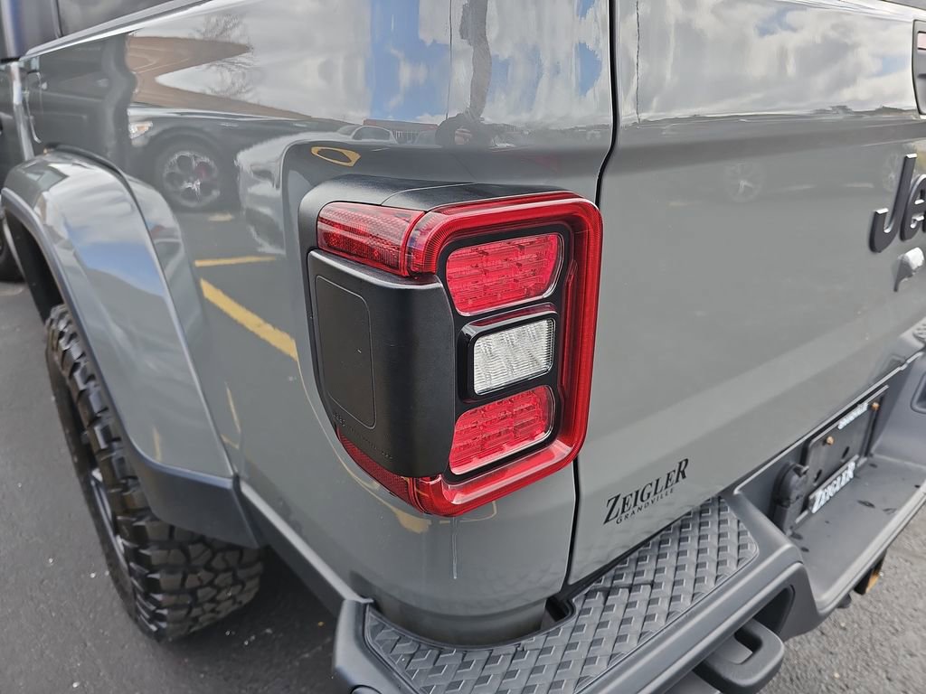 Used 2021 Jeep Gladiator Willys image 30