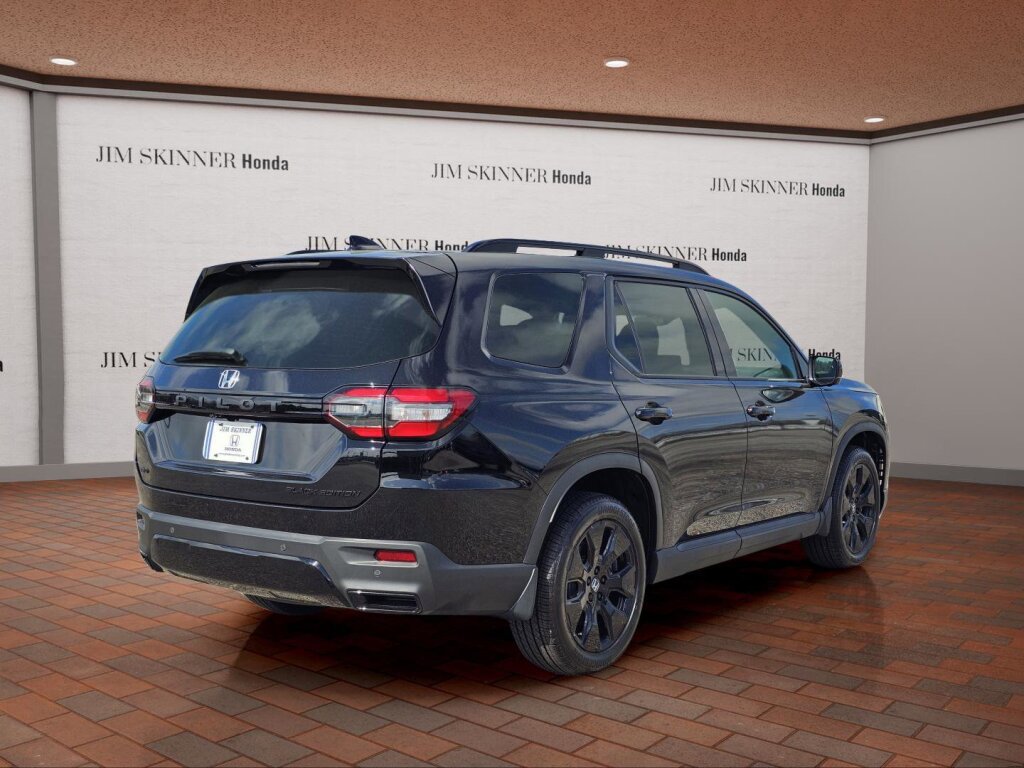New 2026 Honda Pilot Black Edition image 8