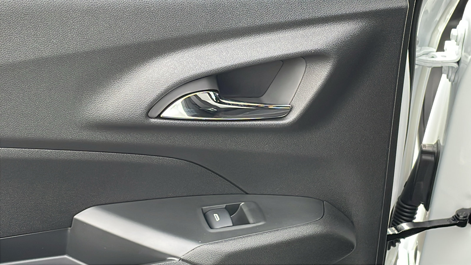 New 2026 Chevrolet Trax RS w/ Sunroof Package FWD image 12