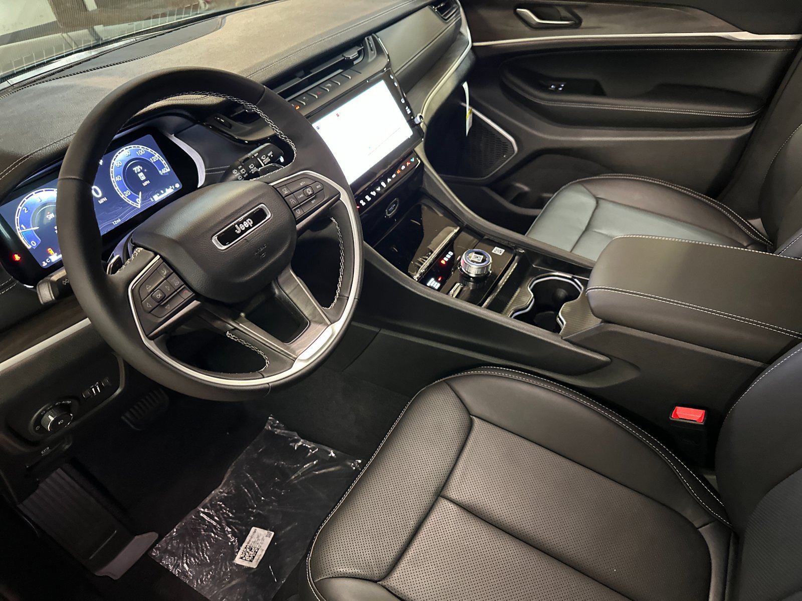 New 2026 Jeep Grand Cherokee Limited AWD/4WD image 9