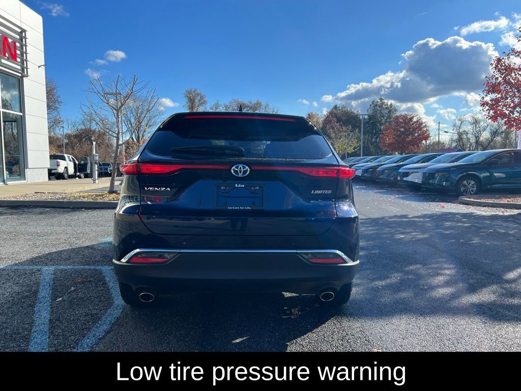 Used 2023 Toyota Venza Limited image 11