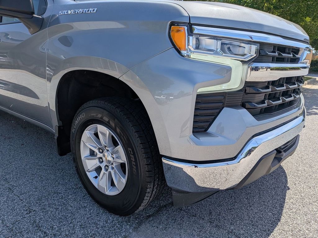 Used 2025 Chevrolet Silverado 1500 LT AWD/4WD image 10