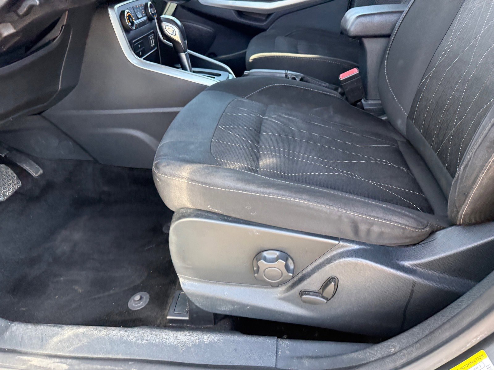 Used 2018 Ford EcoSport SE w/ SE Convenience Package image 21