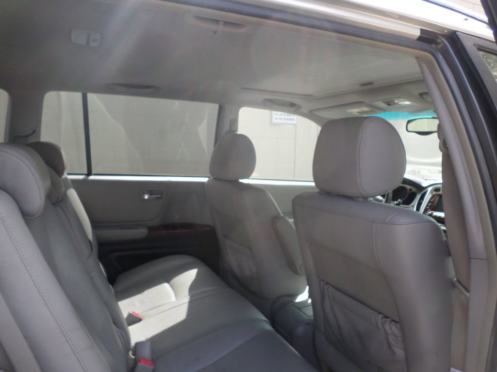 Used 2004 Toyota Highlander Limited image 12